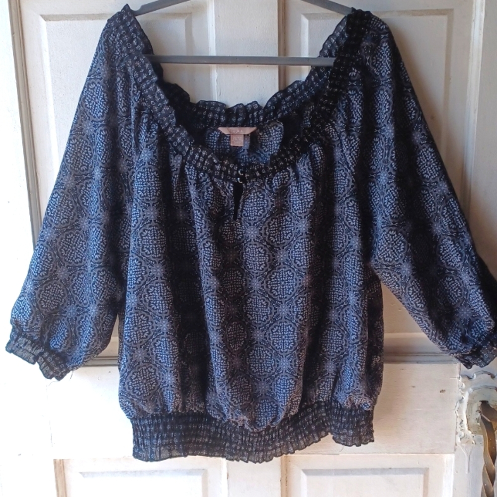 WHITE STAG Black and Gray Floral Design size 16/18